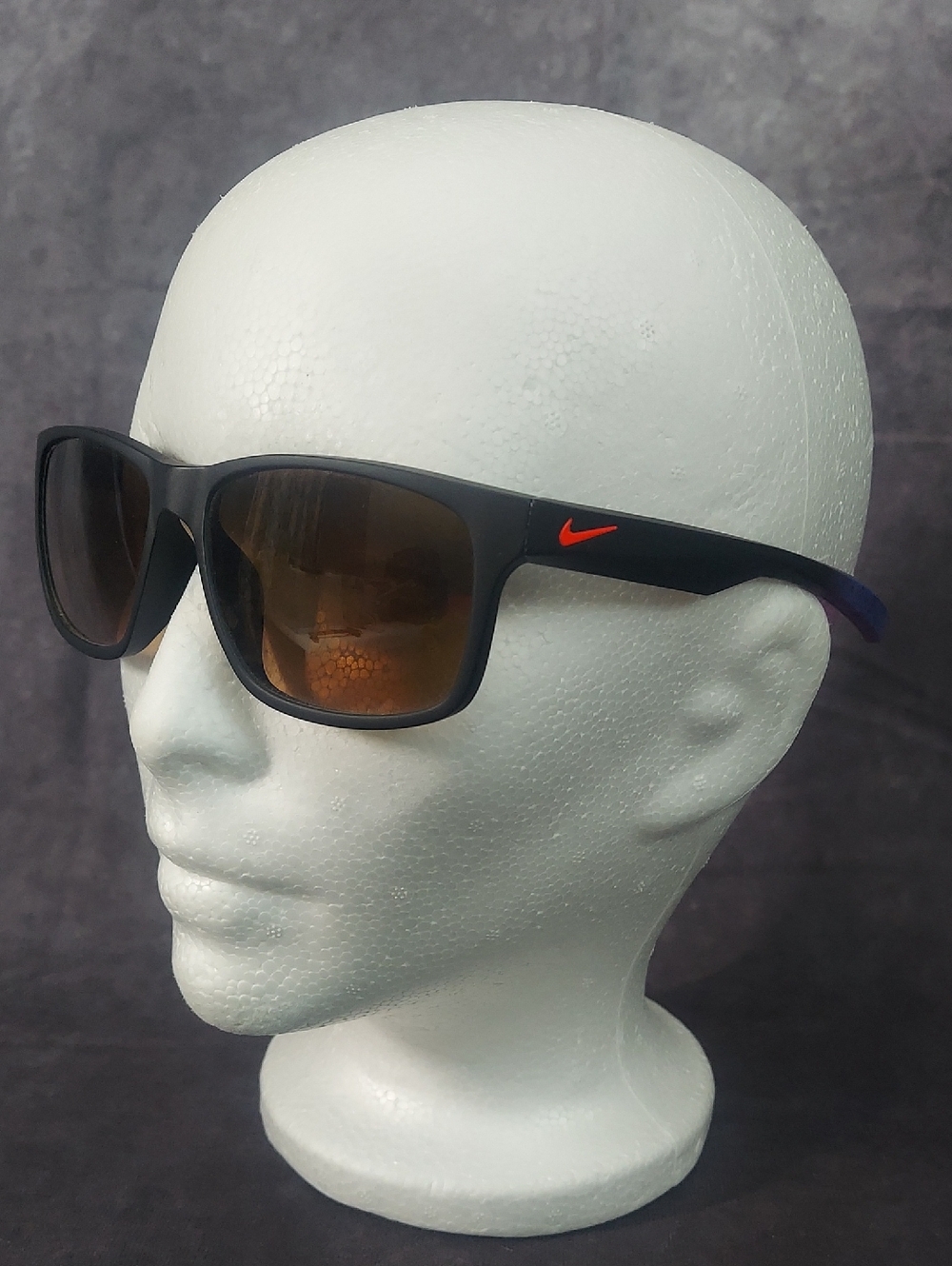 Nike Essential Chaser R Sunglasses EV0998 063 Matte Black Polarized Lens EUC